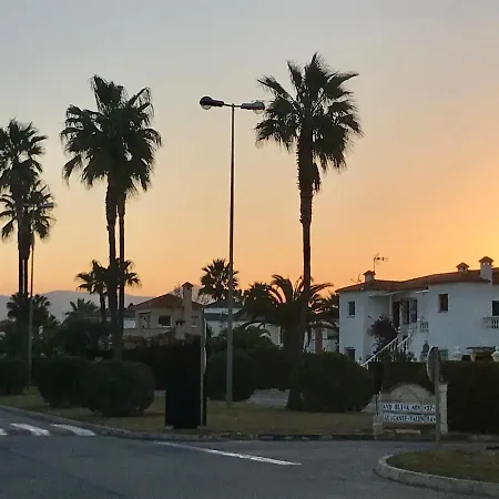 Con Jardin En Nova Golf A 100m De La Playa Holiday home